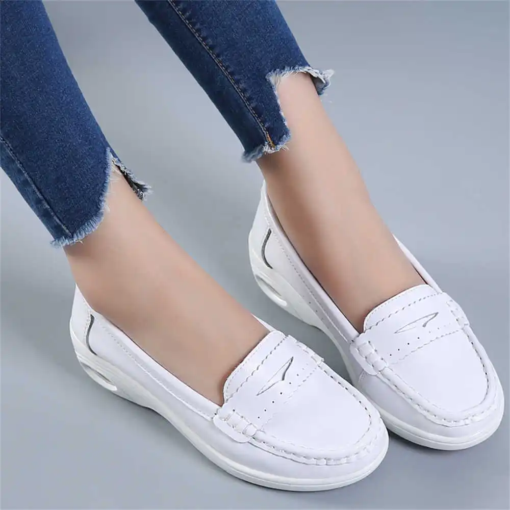 Thick Sole Slipon White Traine - Luxury Lifestyle Shorts 리뷰 및 가격