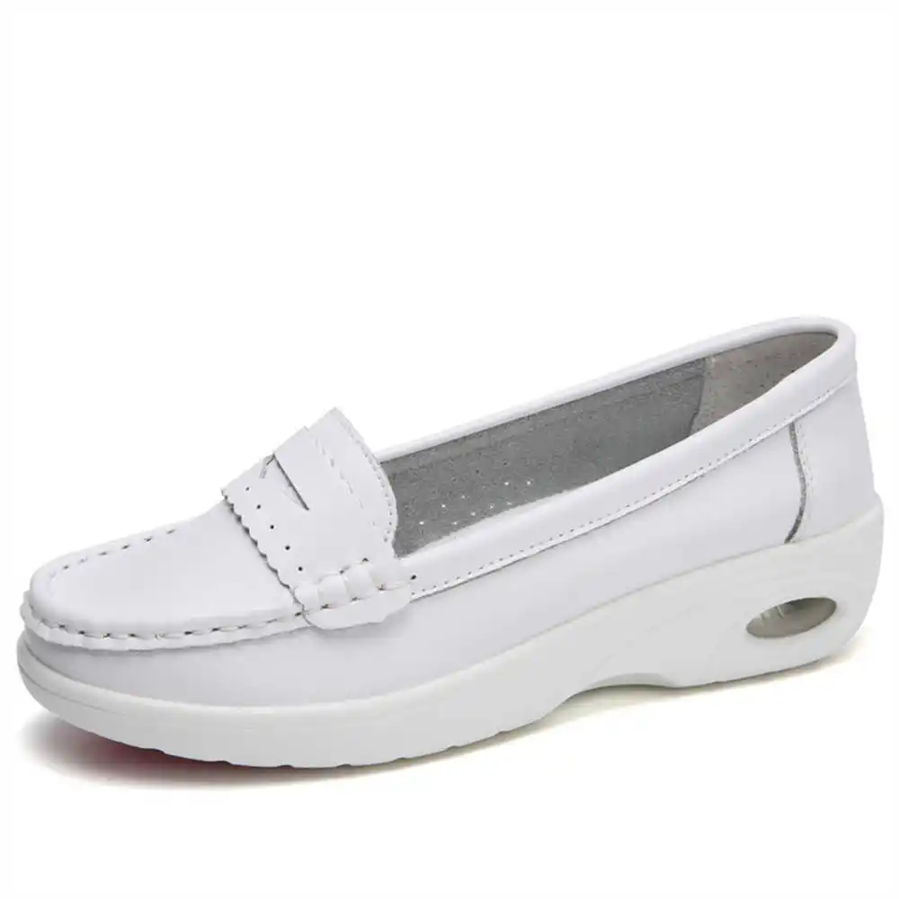 Thick Sole Slipon White Traine - Luxury Lifestyle Shorts 리뷰 및 가격