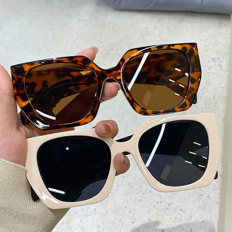 Vintage Brand Designer Polygon - Luxury Lifestyle Men 리뷰 및 가격