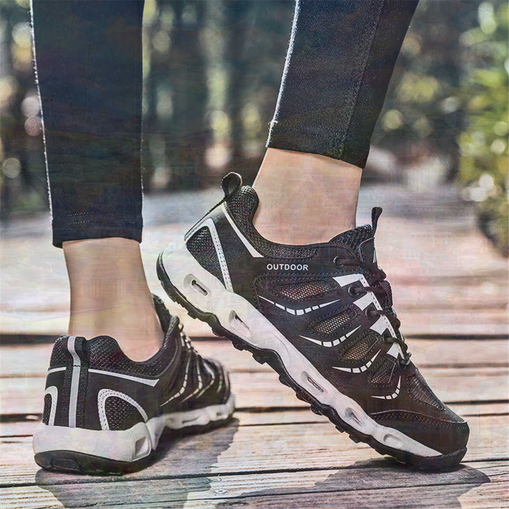 Sumer Round Tip Silver Sneaker - Luxury Lifestyle Shorts 리뷰 및 가격